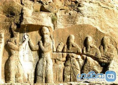 حفاری غیرقانونی در نزدیکی سنگ نگاره پیروزی اردشیر بابکان مربوط به سال گذشته است