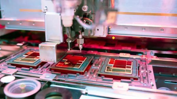 کپی برداری غیرمنتظره TSMC از معماری اینتل؛ رقابت نو در بسته بندی تراشه های هوش مصنوعی